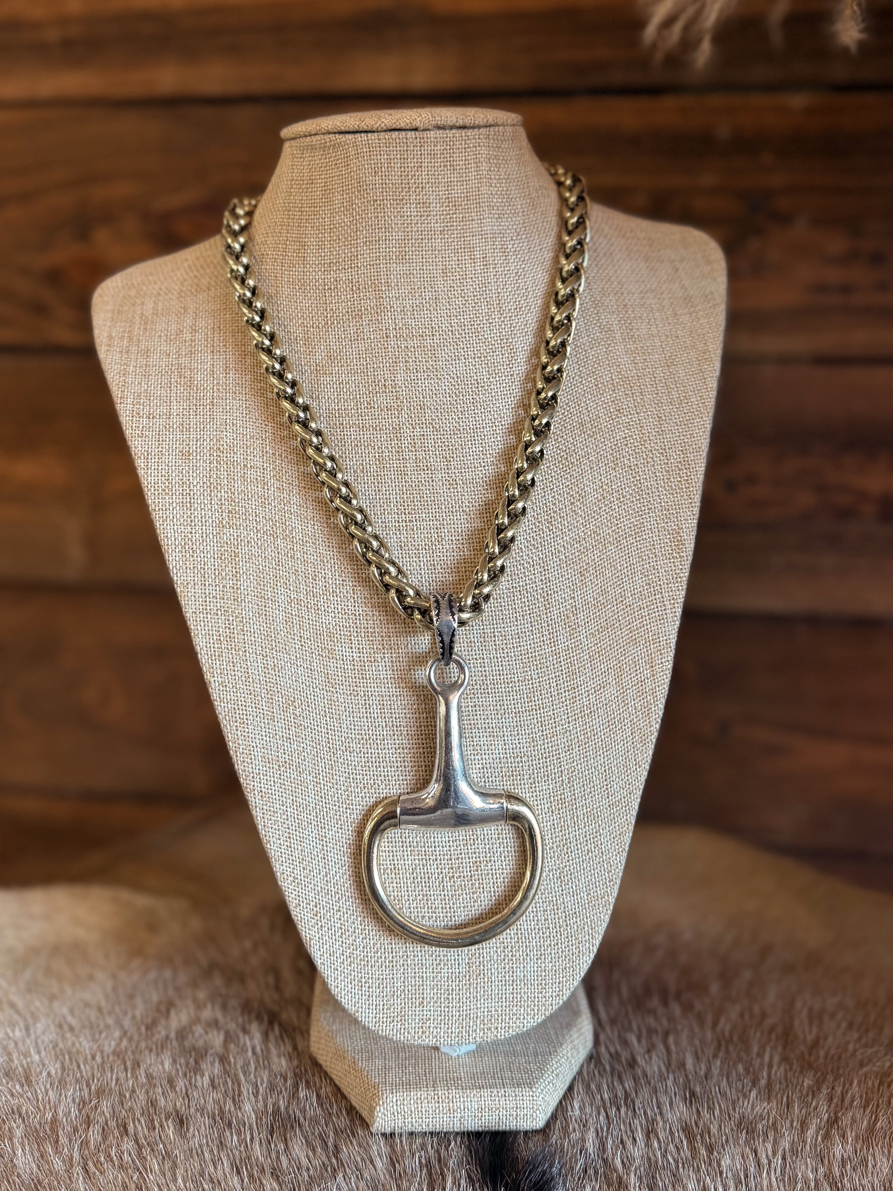 The Alora Necklace