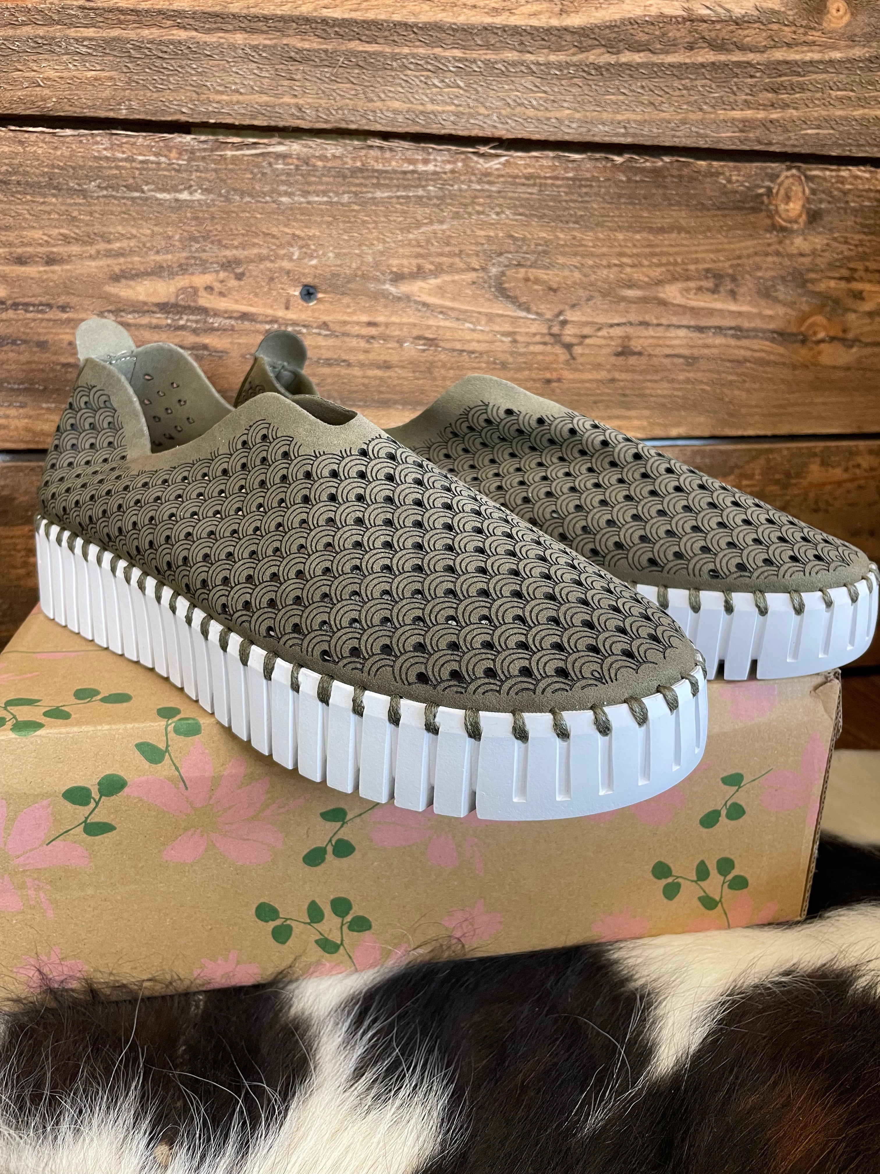 The Tulip Platform Shoes - Deep Olive