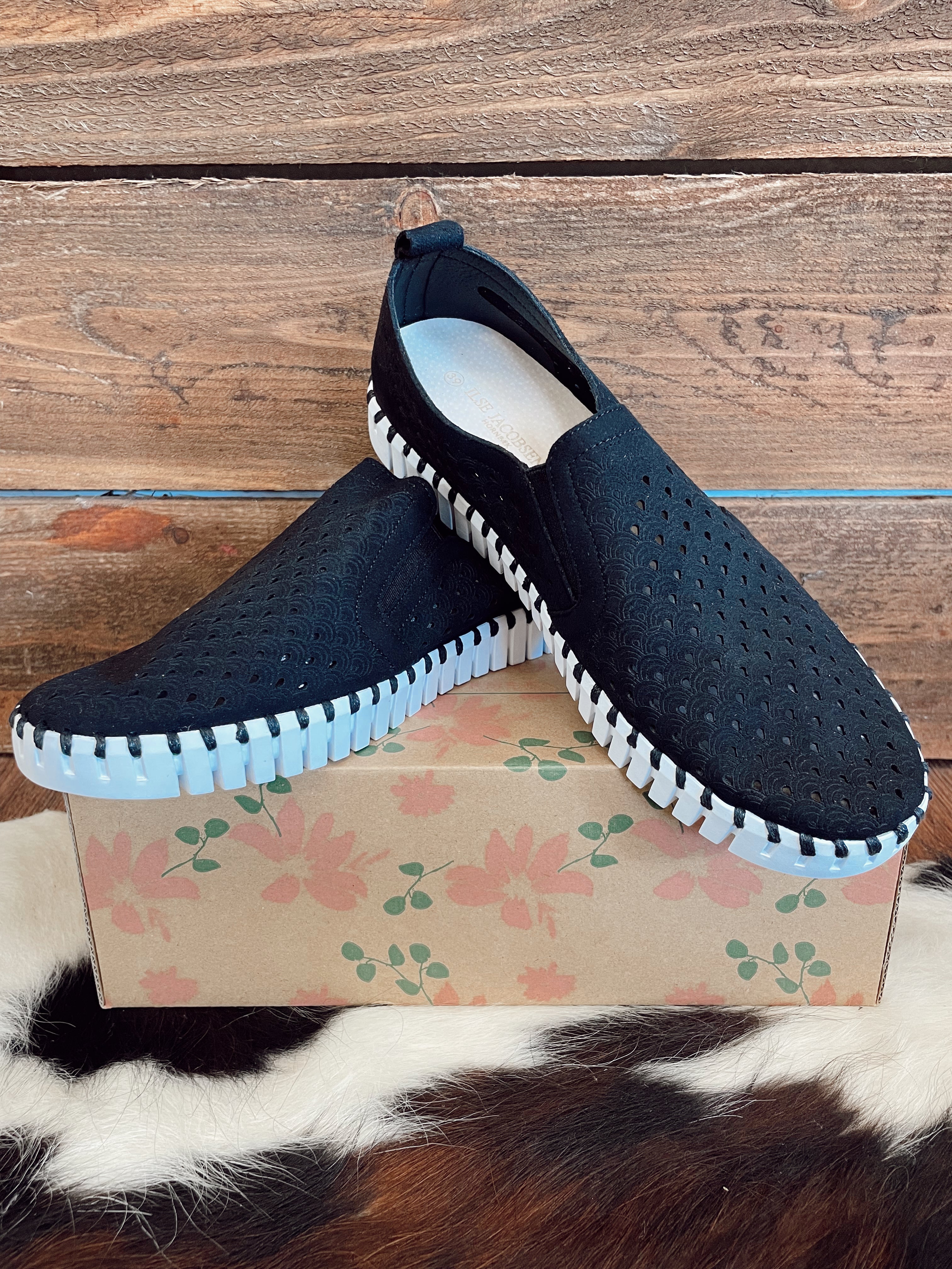 The Tulip Flat Black Shoes