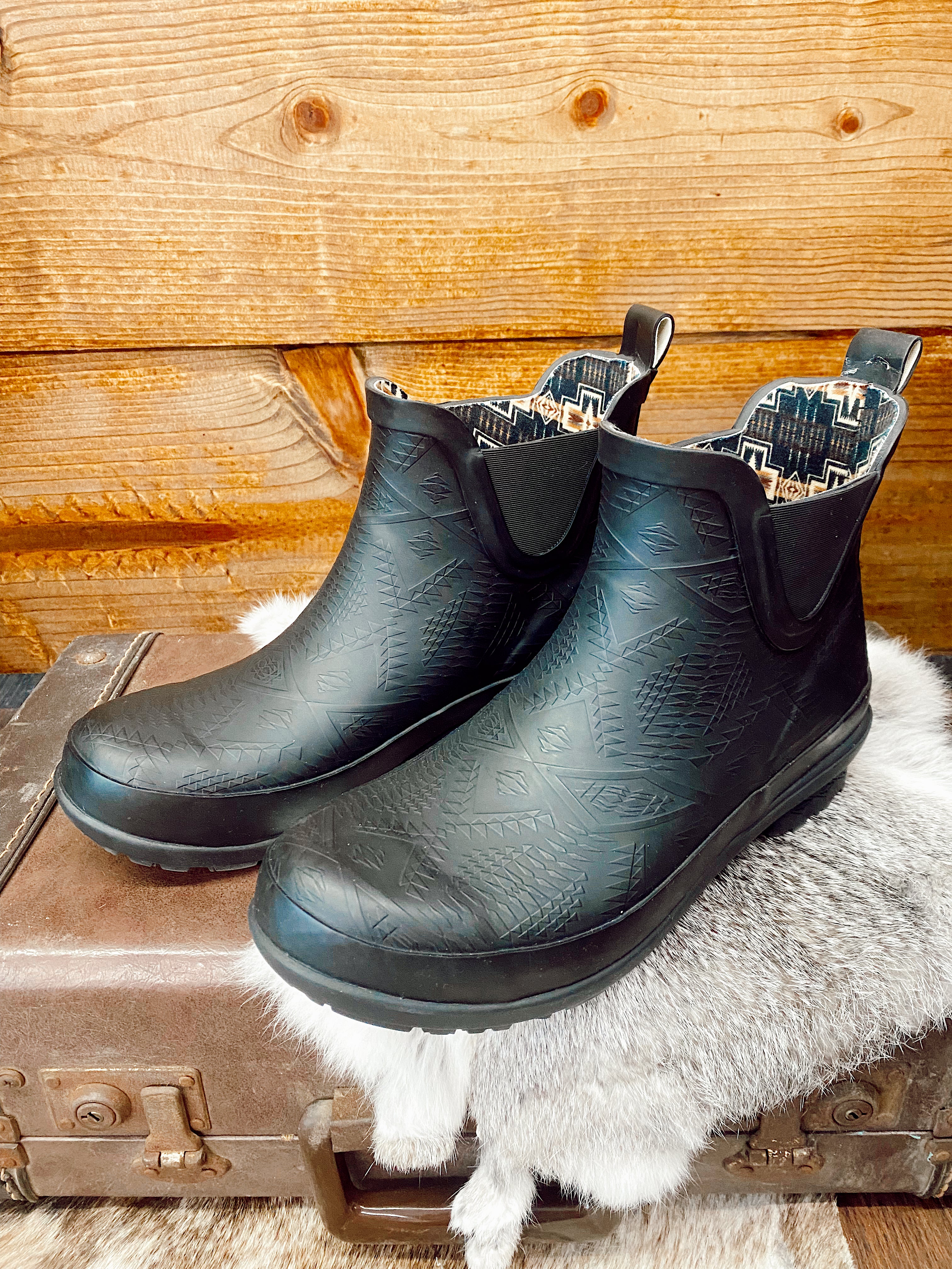 The Pendleton Embossed Chelsea Rain Boot