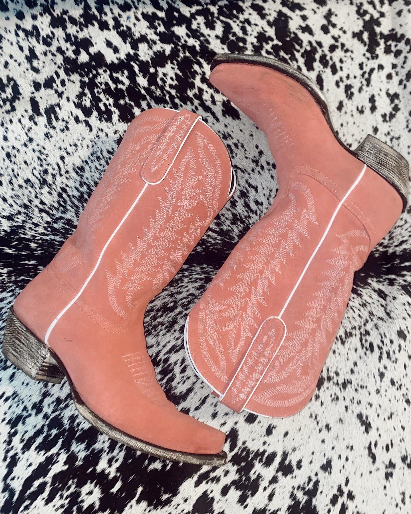 The Liberty Black Pink Suede Gamuza Rosa Boots