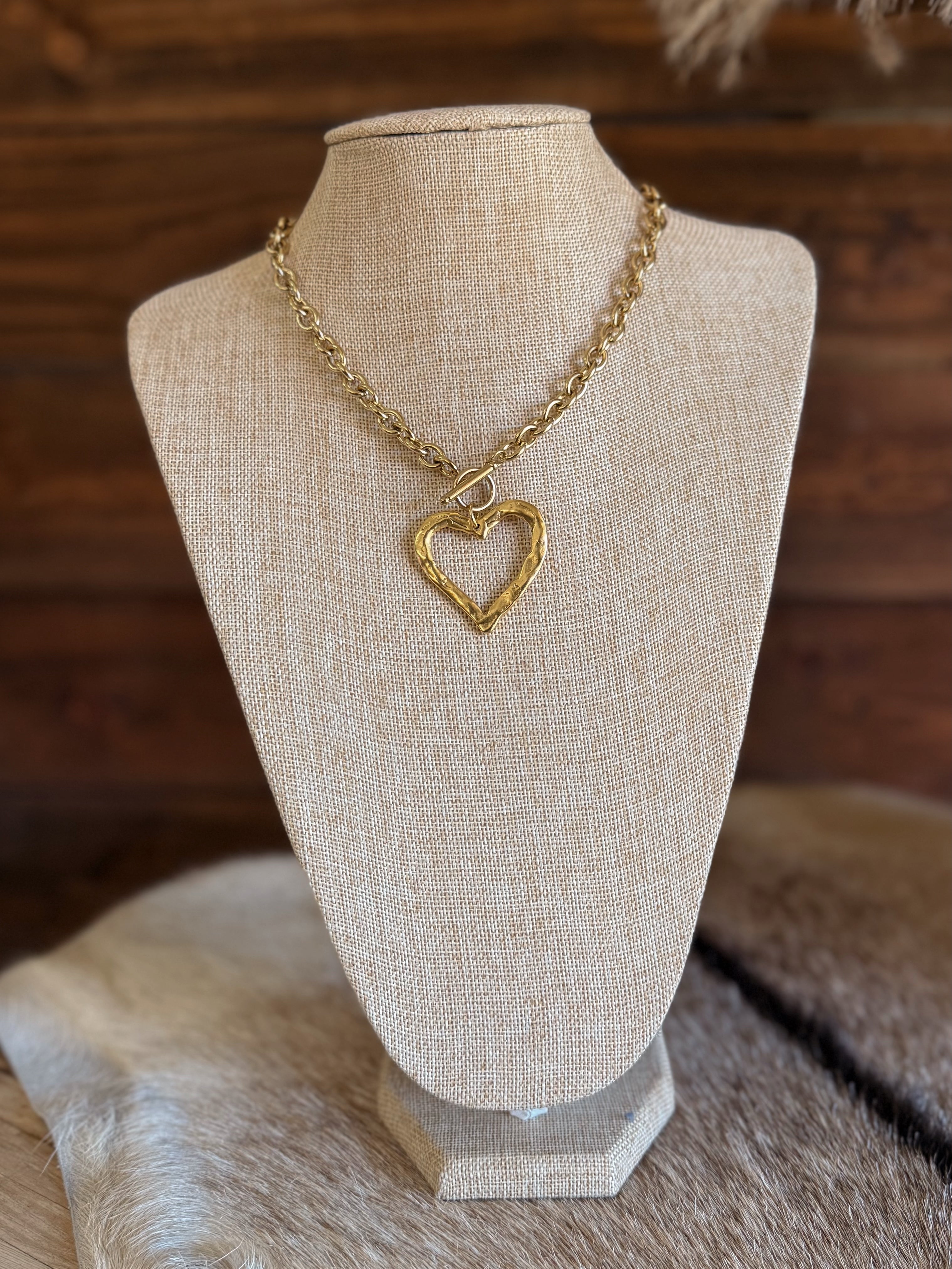 The Sweetheart Toggle Necklace