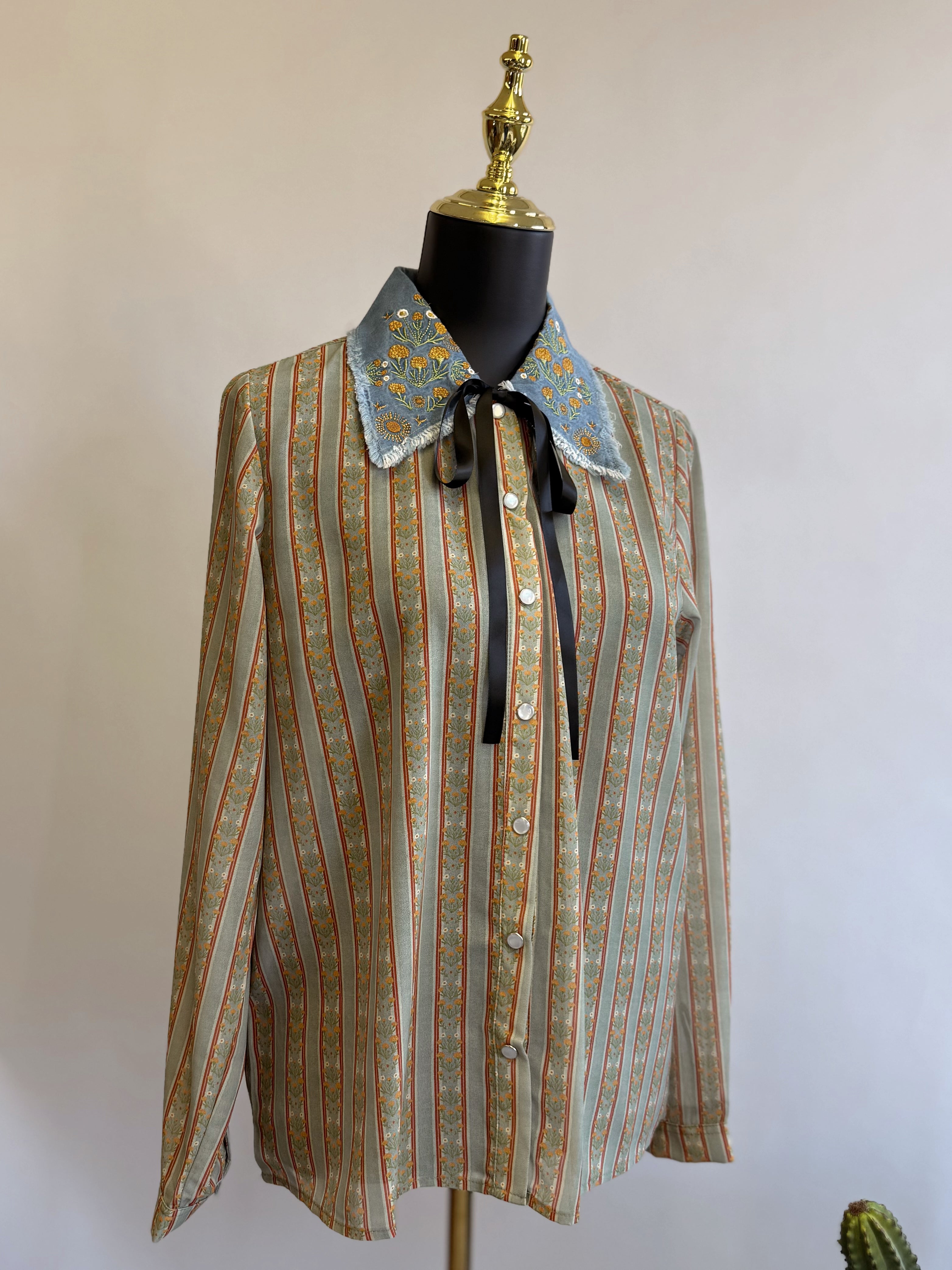 The Granny’s Vintage Pearl Snap Top