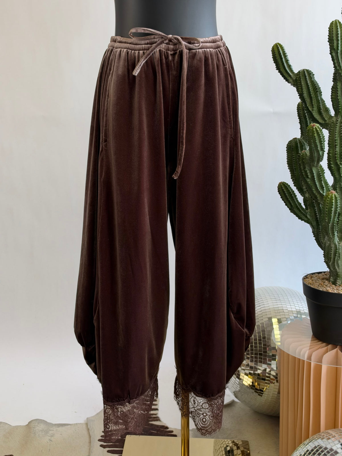 The Daydream Lace Balloon Pants - Velvet