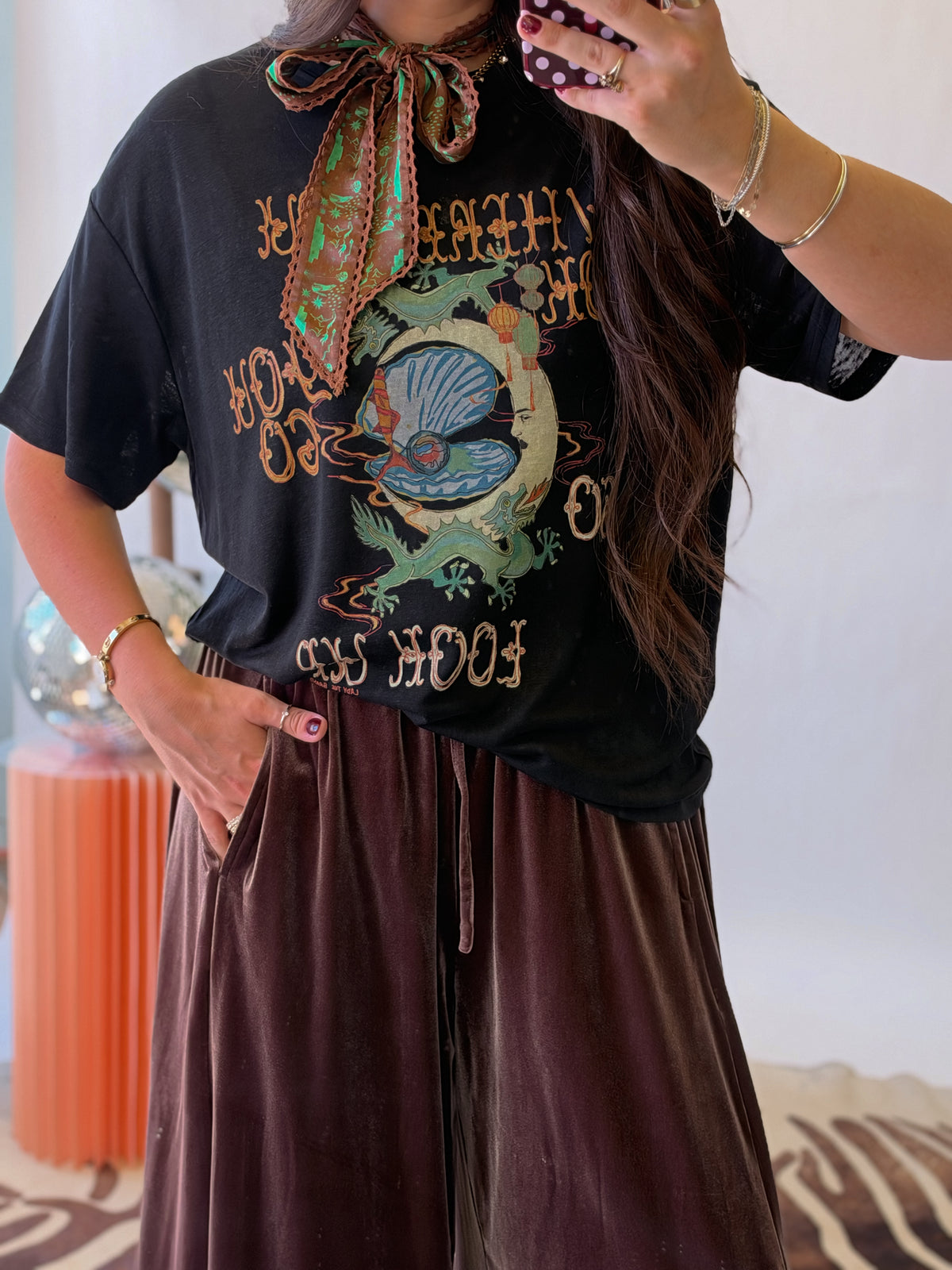 The Look Up Tee