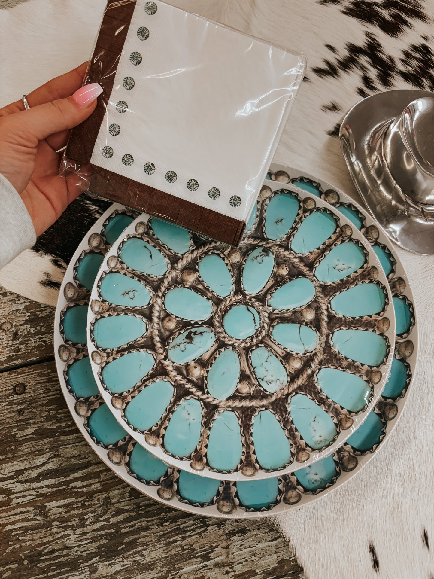 The Turquoise Cluster Dessert Plates (Set of 8)