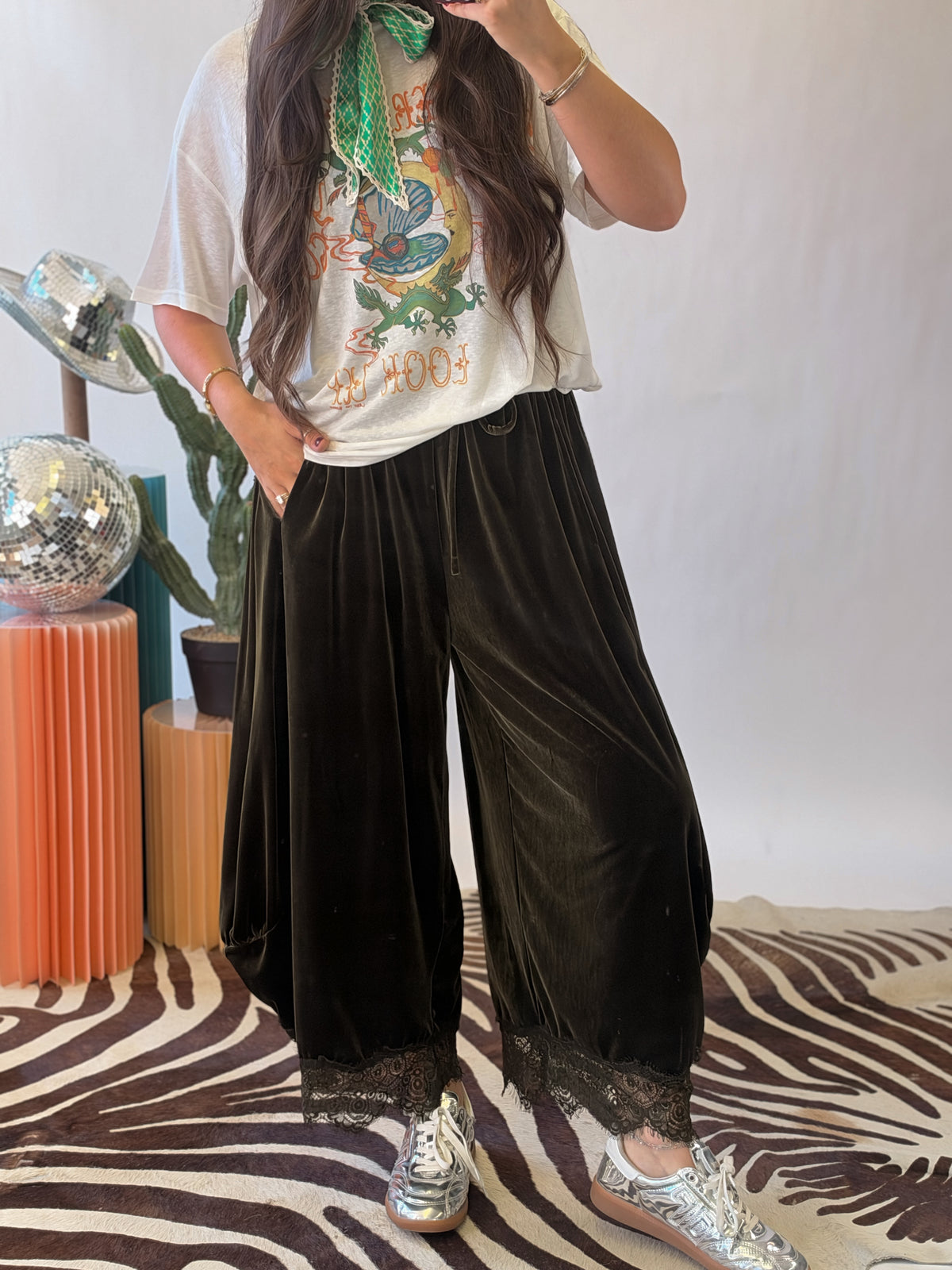The Look Up Tee