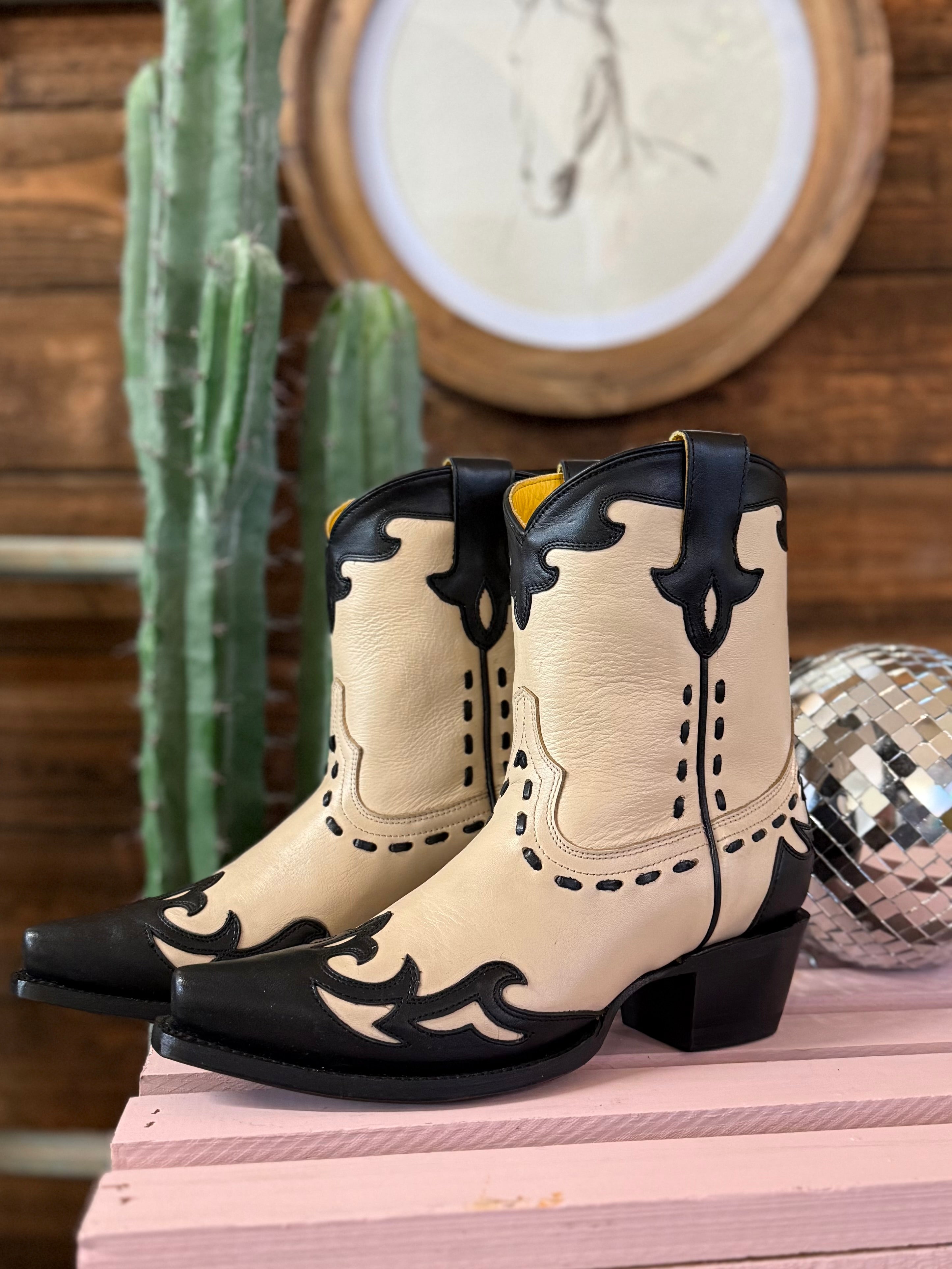 The Cookies & Cream Boot - Planet Cowboy