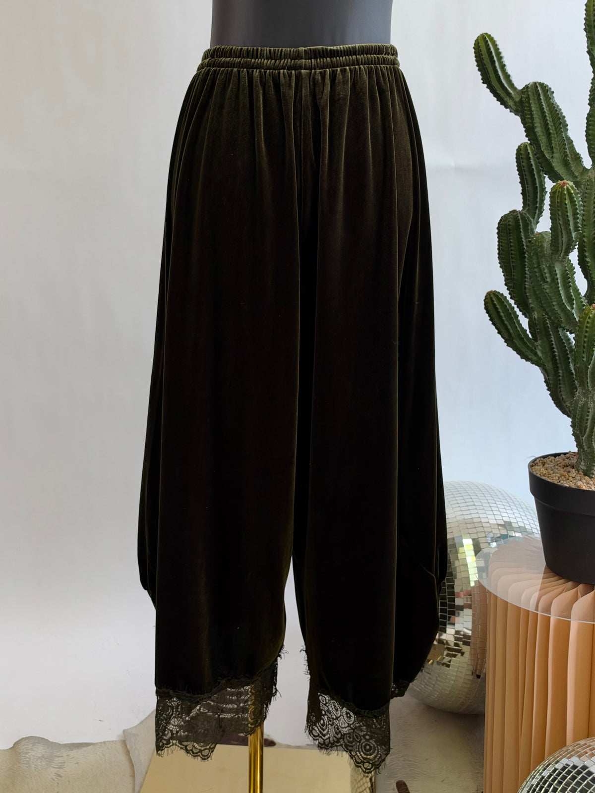 The Daydream Lace Balloon Pants - Velvet