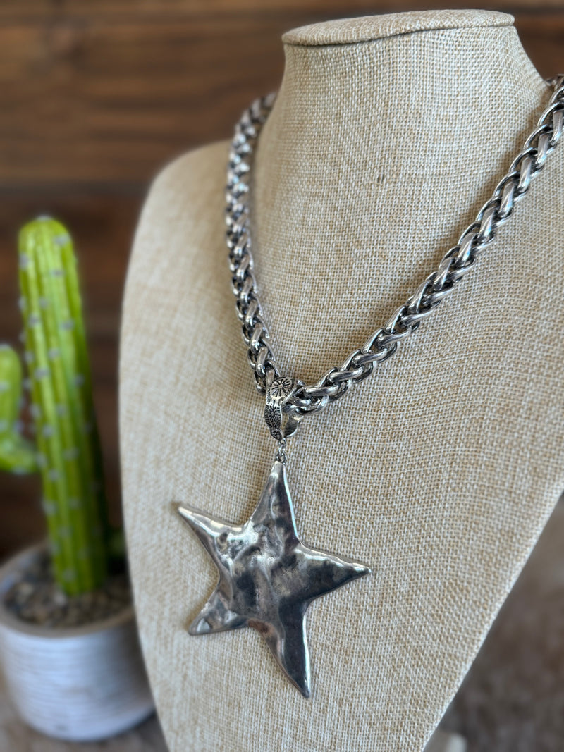 The Avery Necklace