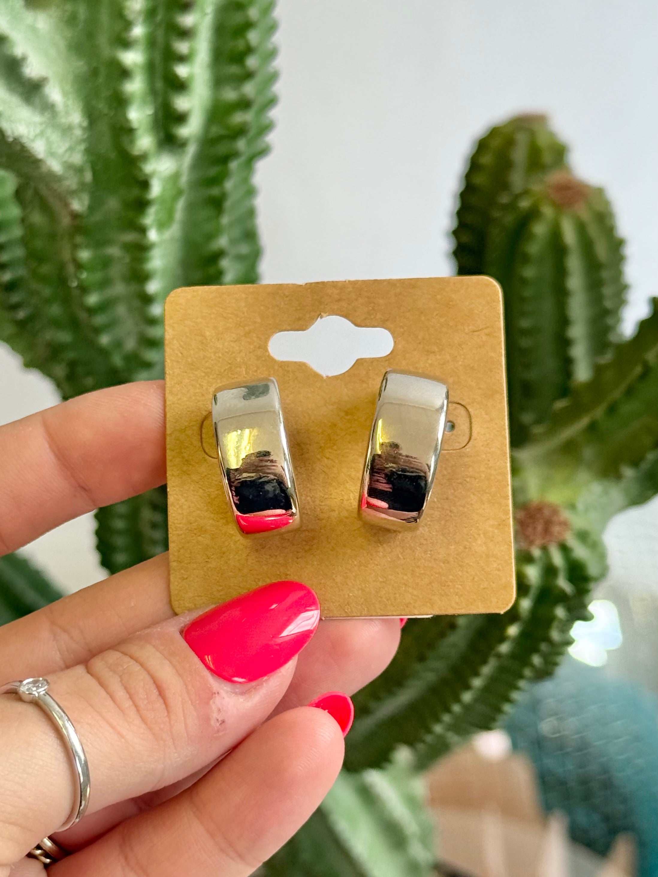 The Go-To Chunky Huggie Hoop
