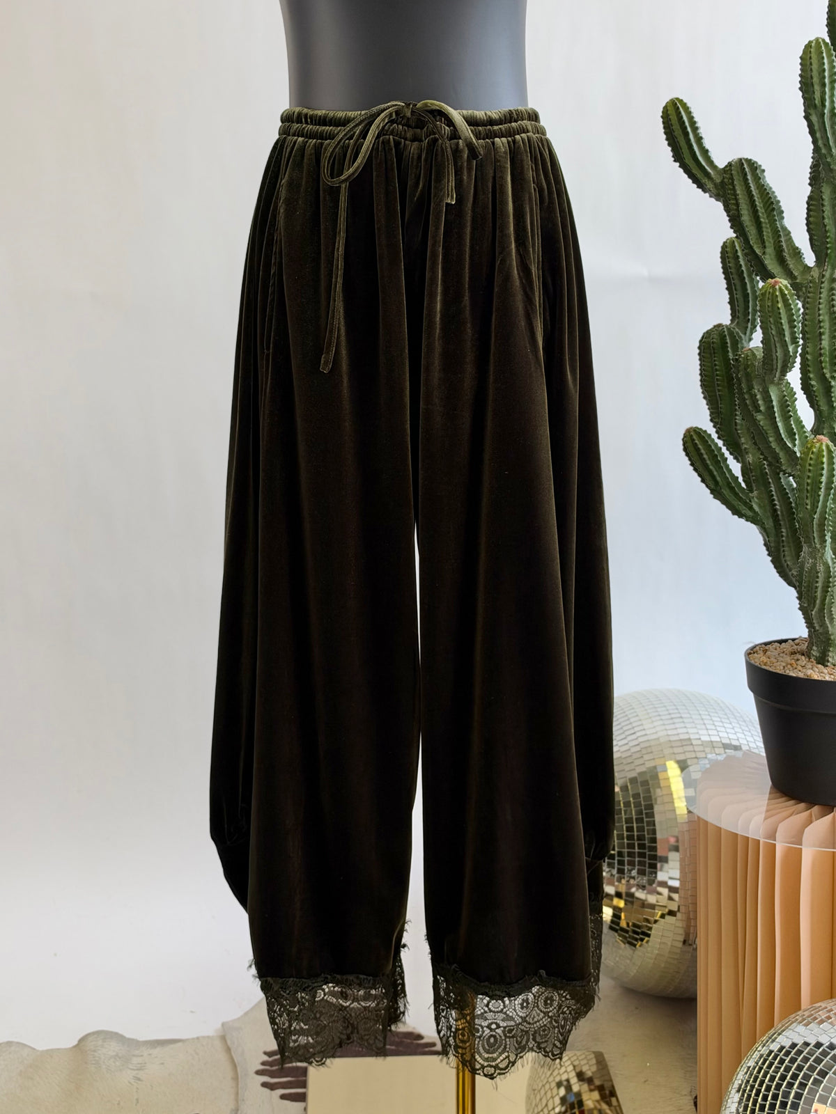 The Daydream Lace Balloon Pants - Velvet