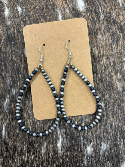 The Andea Navajo Pearl Earrings (5 colors)