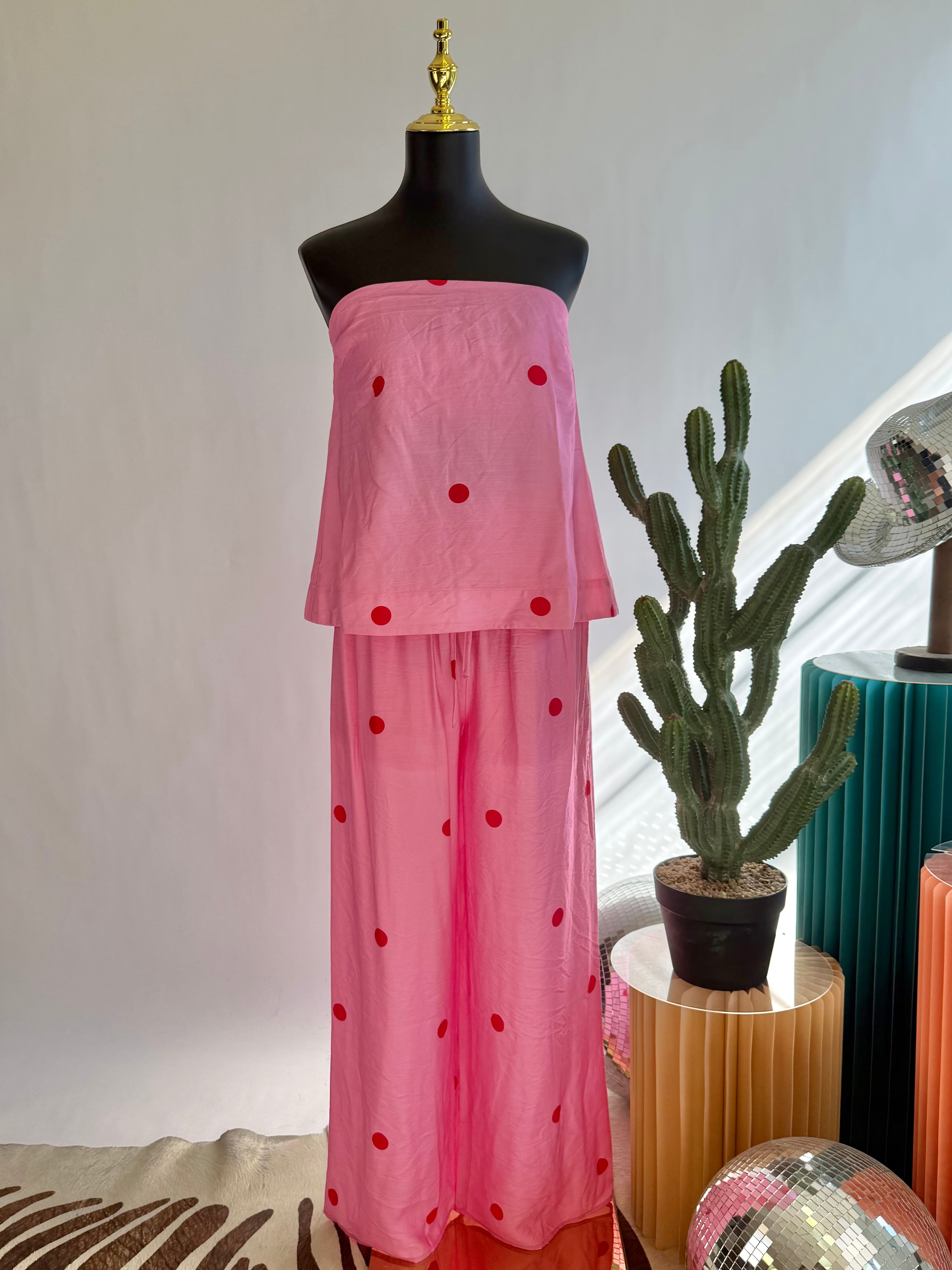 The Hot Dot Set