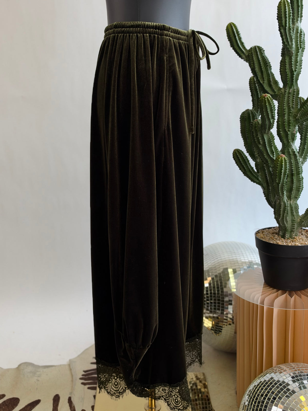 The Daydream Lace Balloon Pants - Velvet