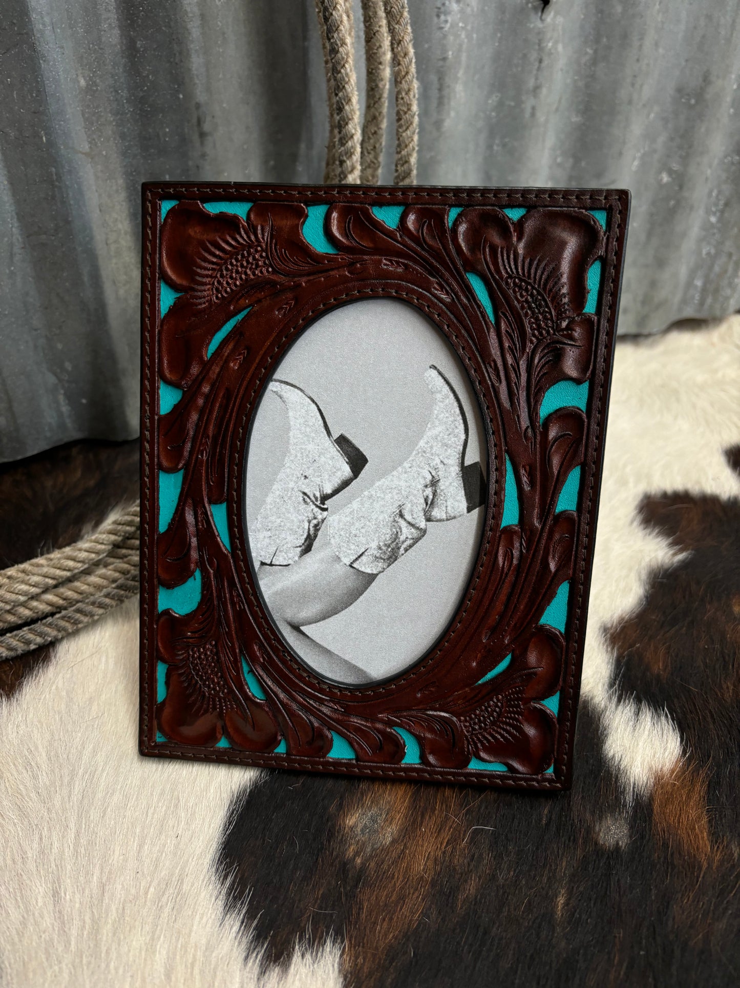 The Tooled Leather Turquoise Medium Frame