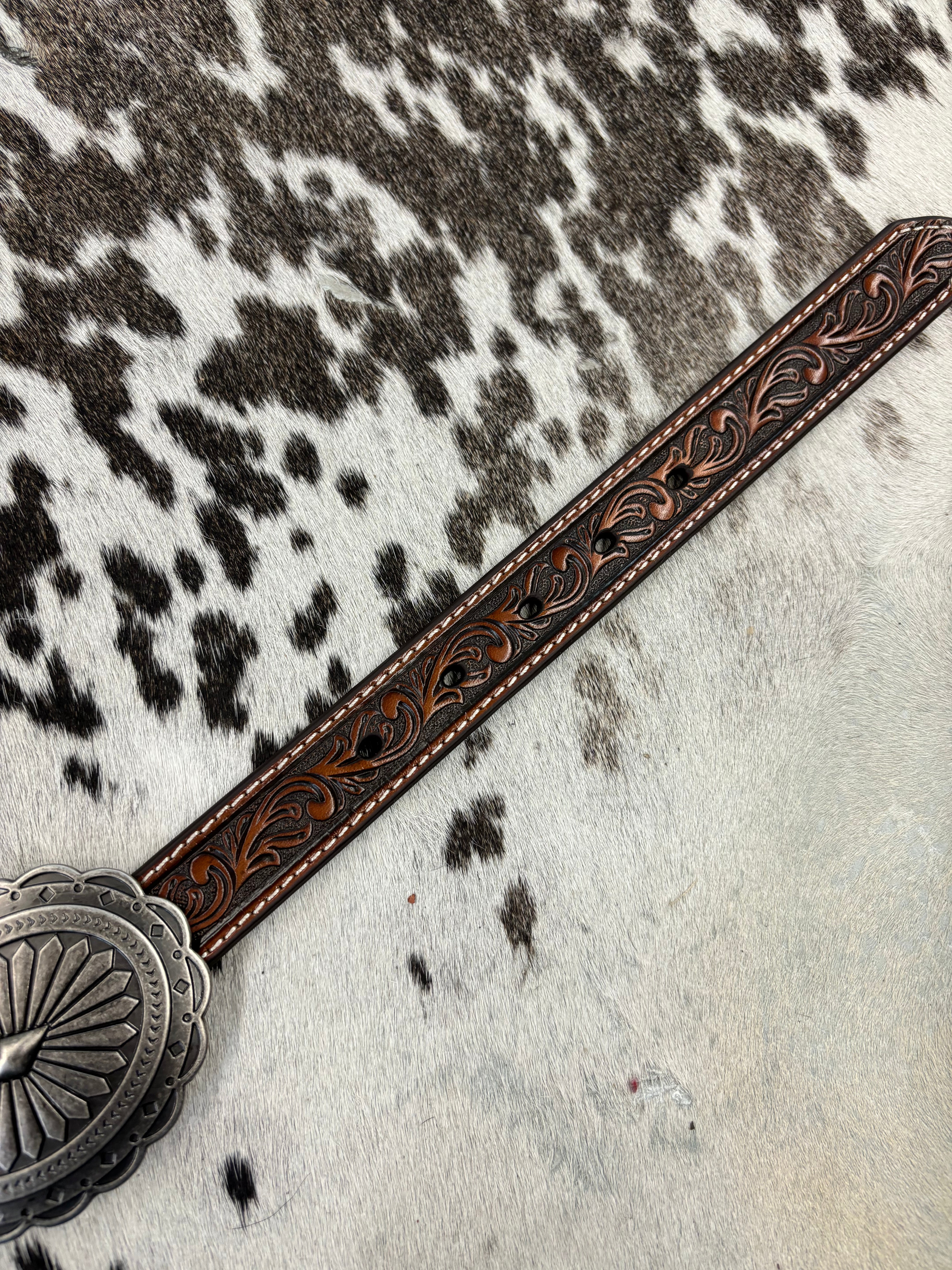 The Ariat Oval Tooled Concho Belt