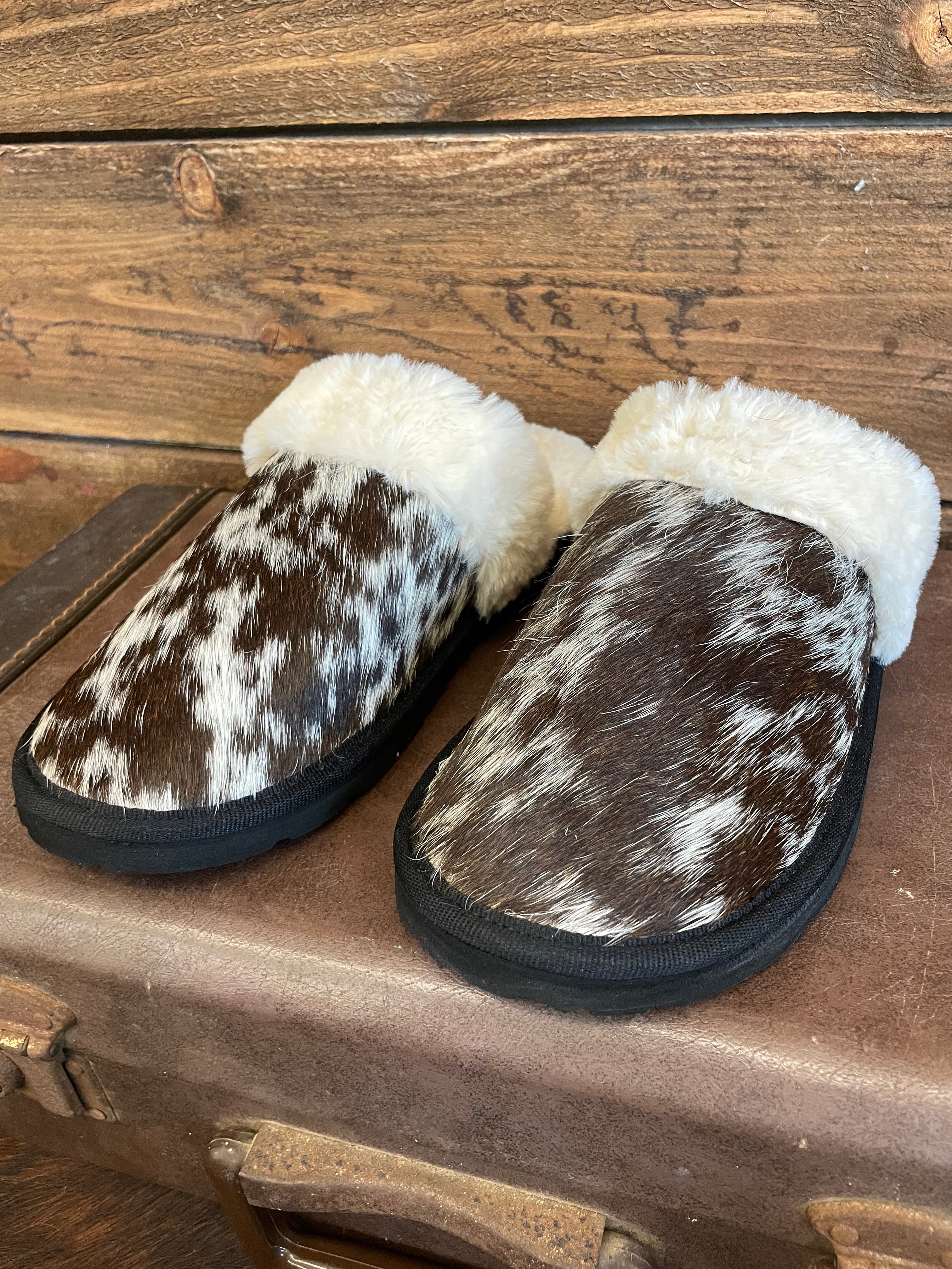 The Cowhide Leather Slipper