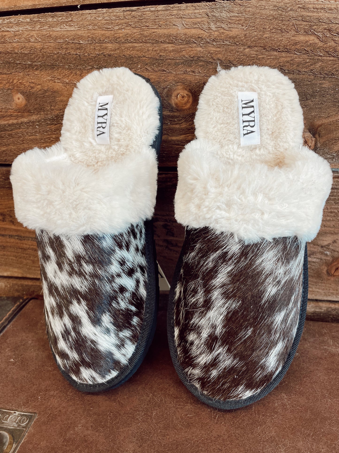The Cowhide Leather Slipper