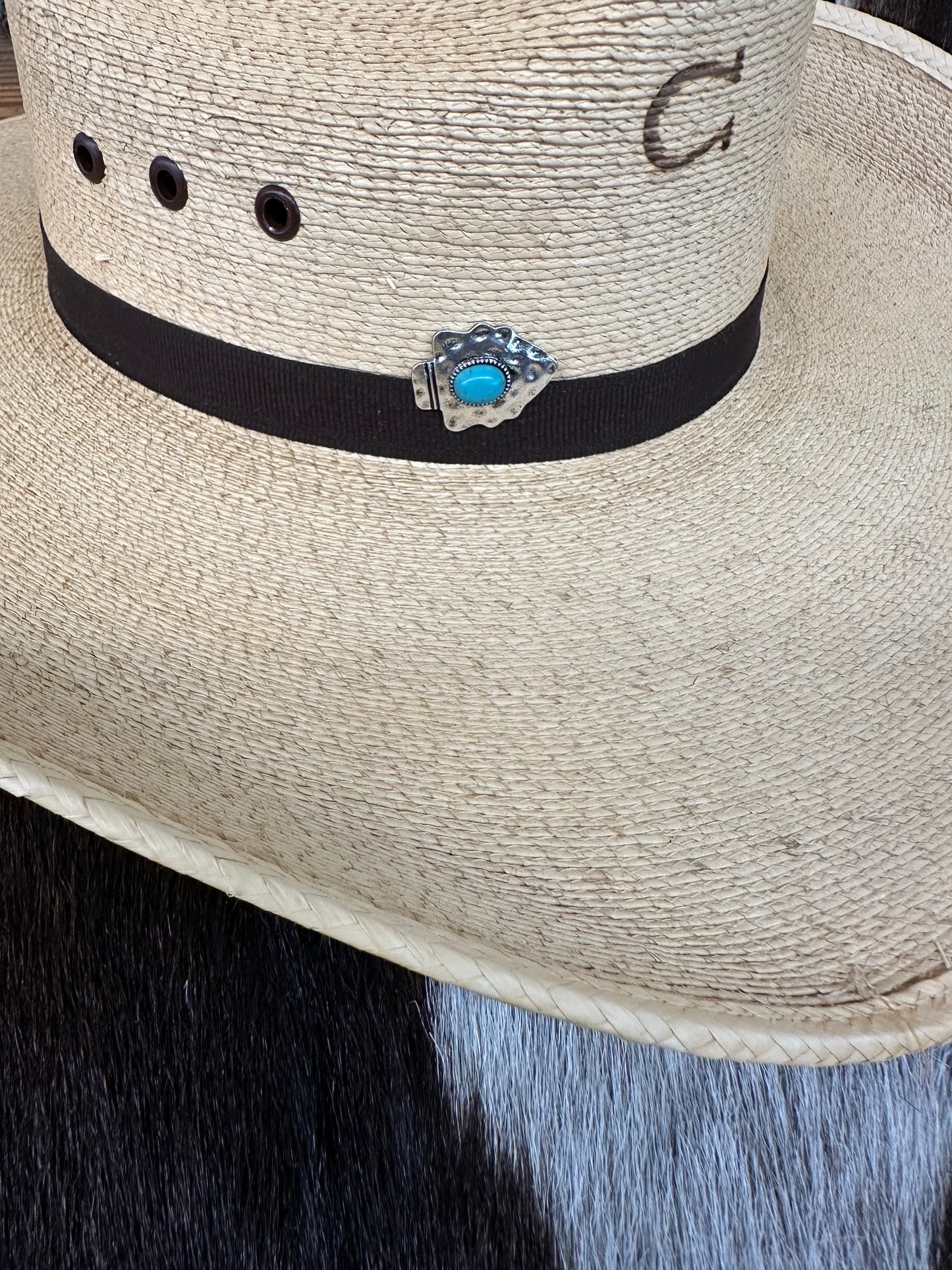 The Arrowhead Hat Pin
