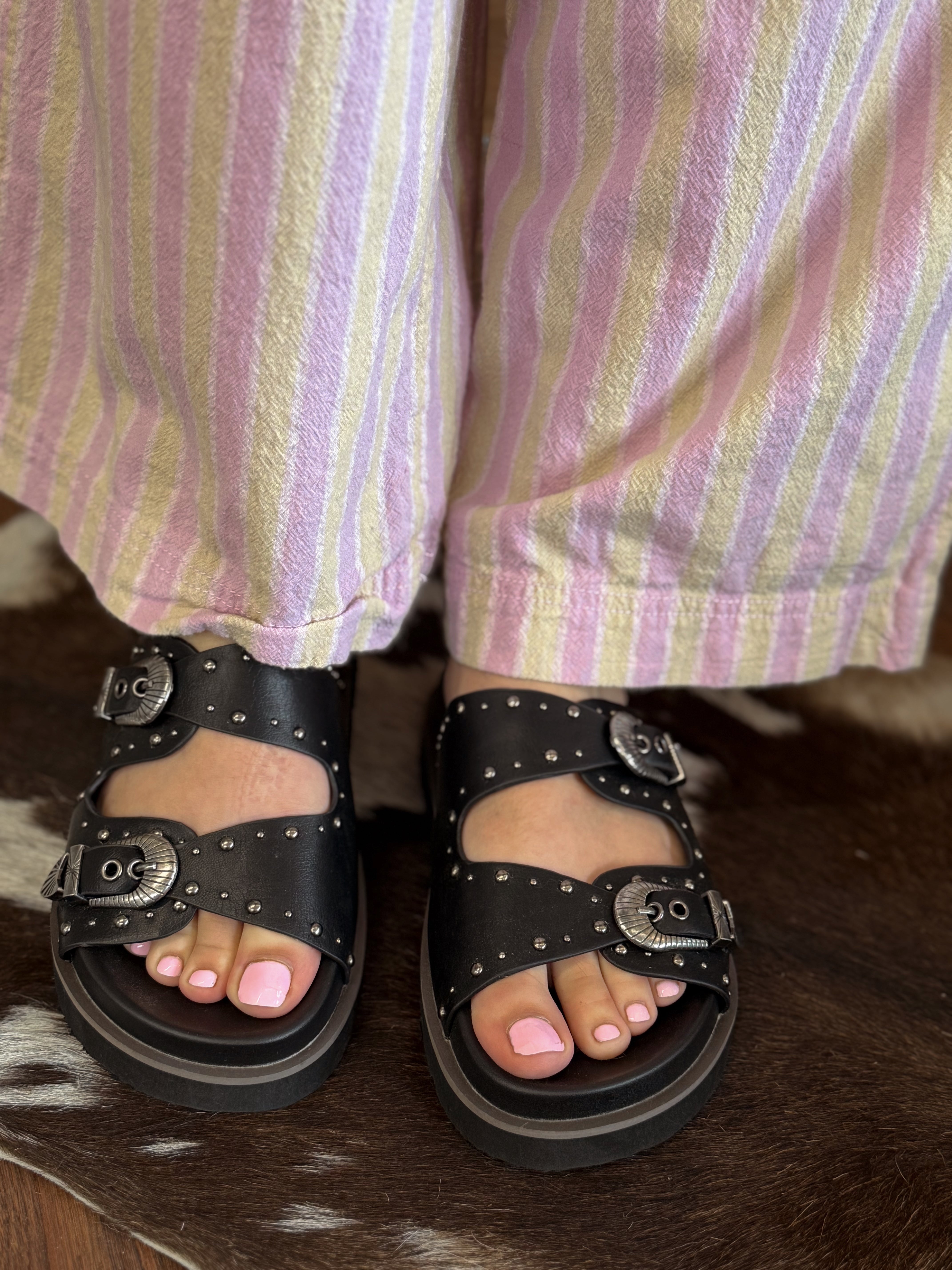 The Darcy Western Buckle Slides