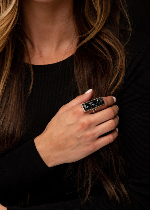 The Bettie Bar Ring - Black
