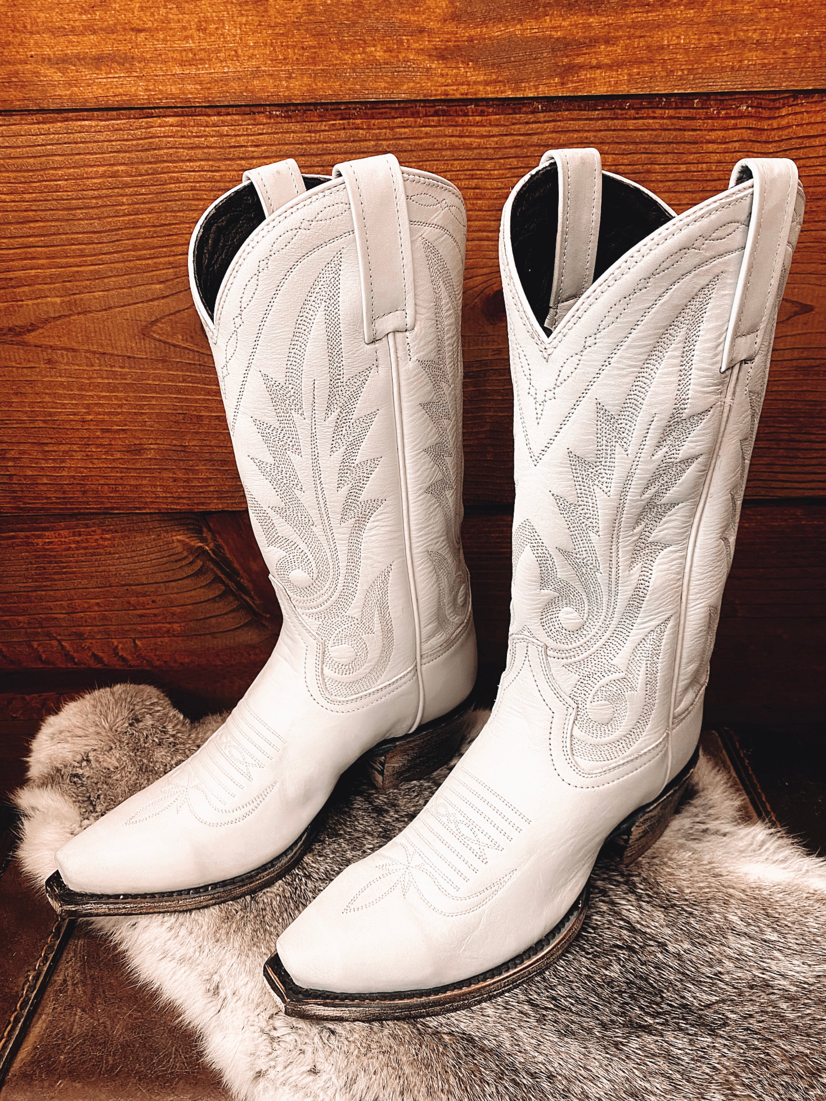The Liberty Black Missouri Blanco Boots