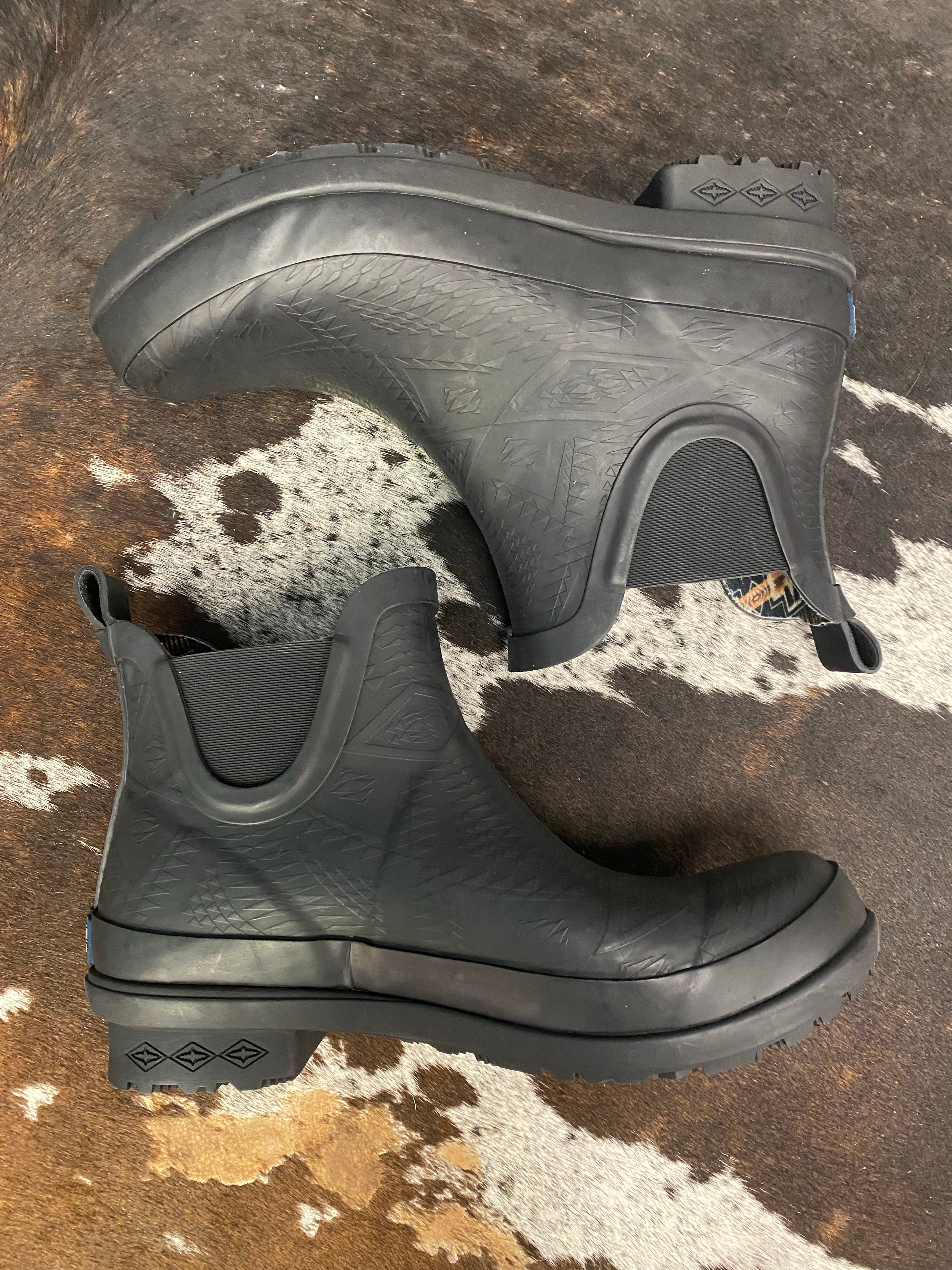 The Pendleton Embossed Chelsea Rain Boot