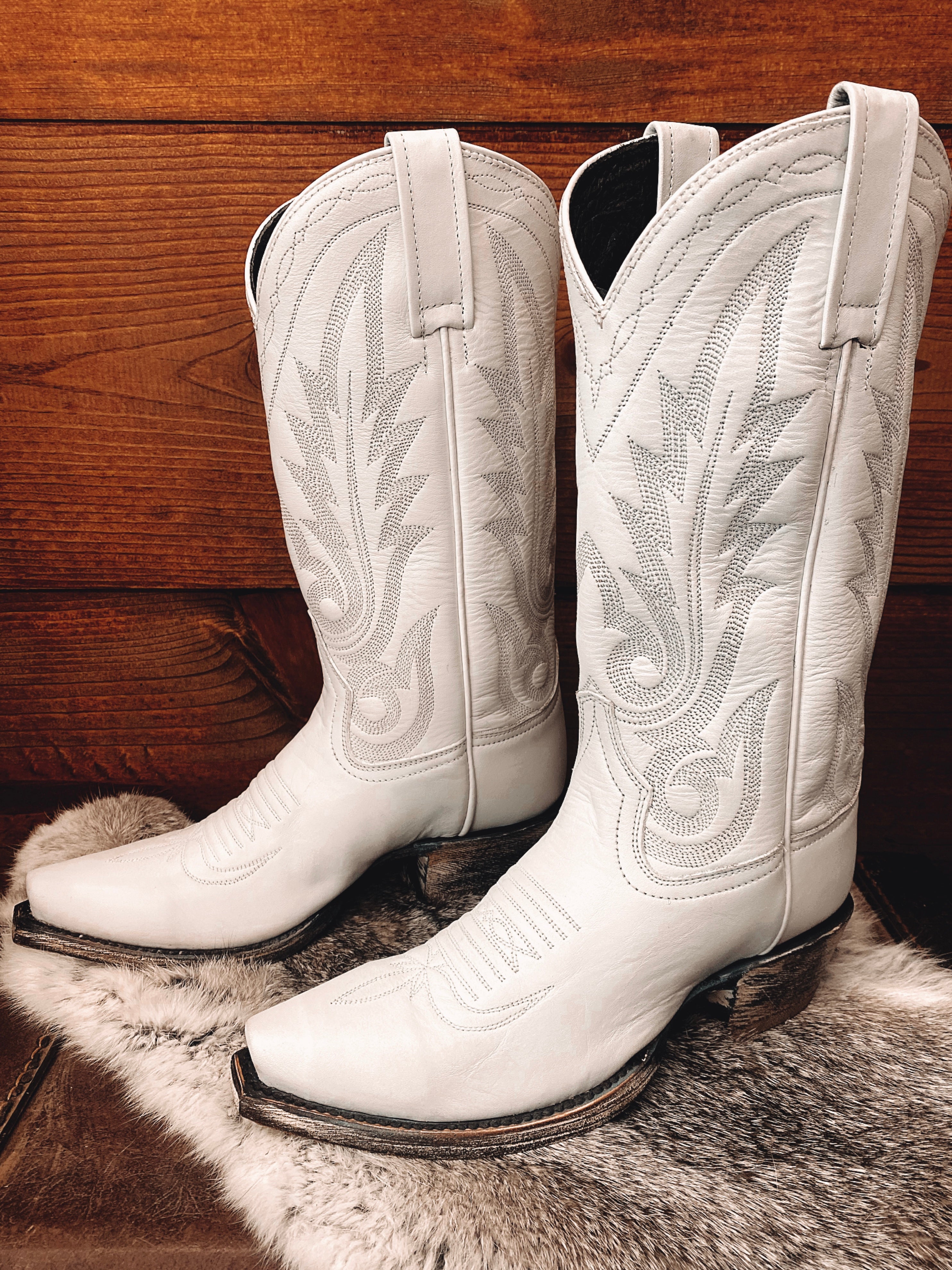 The Liberty Black Missouri Blanco Boots